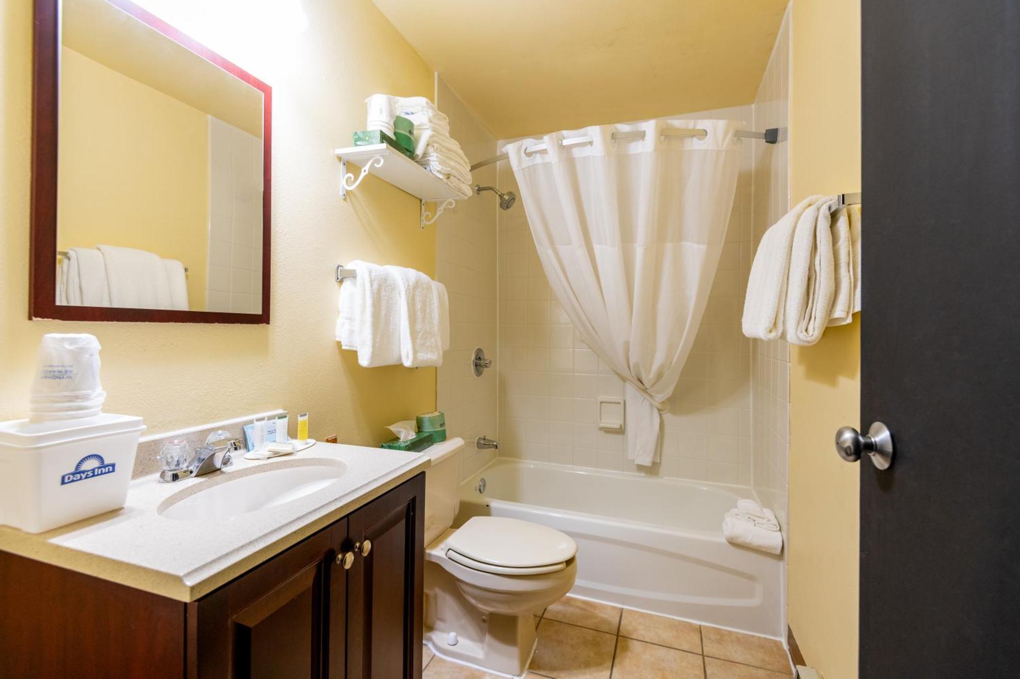 Days Inn By Wyndham Coeur D'Alene Ngoại thất bức ảnh