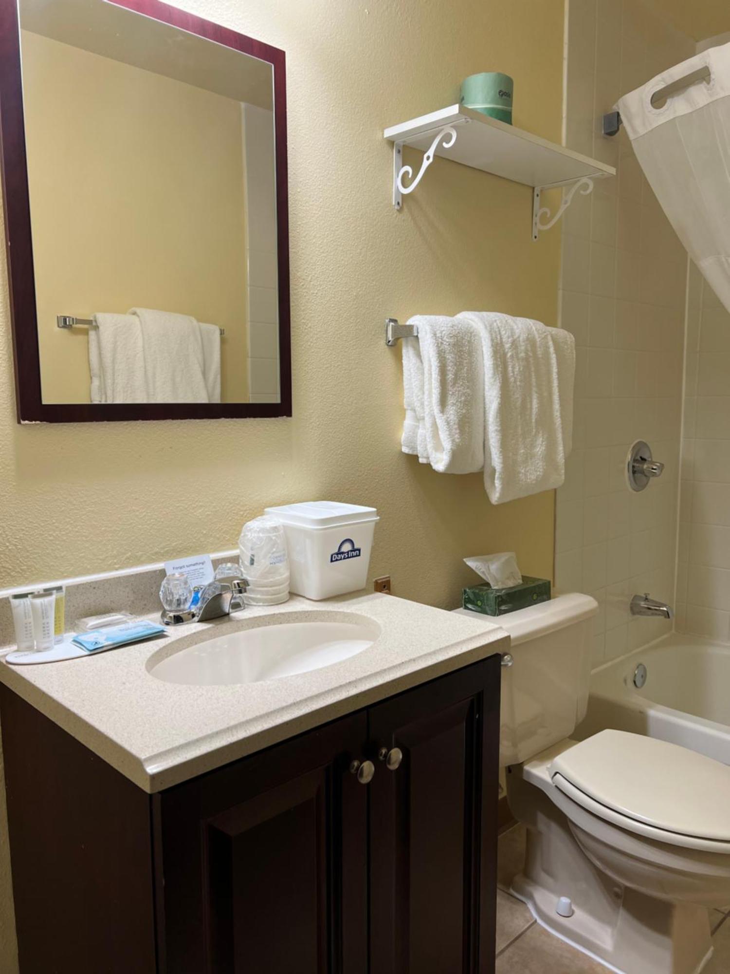 Days Inn By Wyndham Coeur D'Alene Ngoại thất bức ảnh