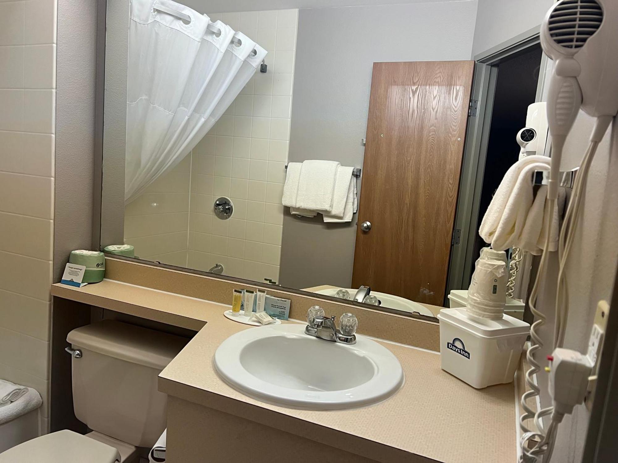 Days Inn By Wyndham Coeur D'Alene Ngoại thất bức ảnh